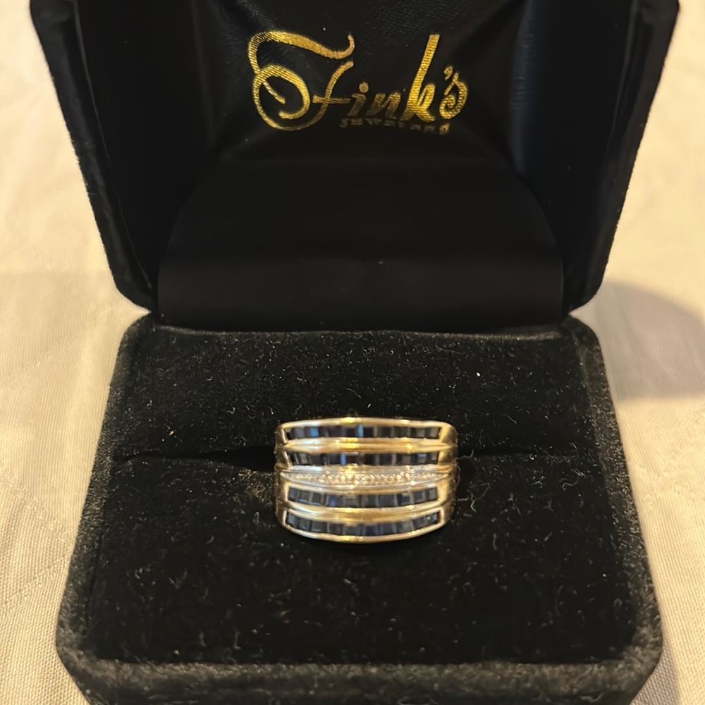Sapphire and Diamond ring size 6.5, 4 rows of sapphire bag,1 row of pave Dia